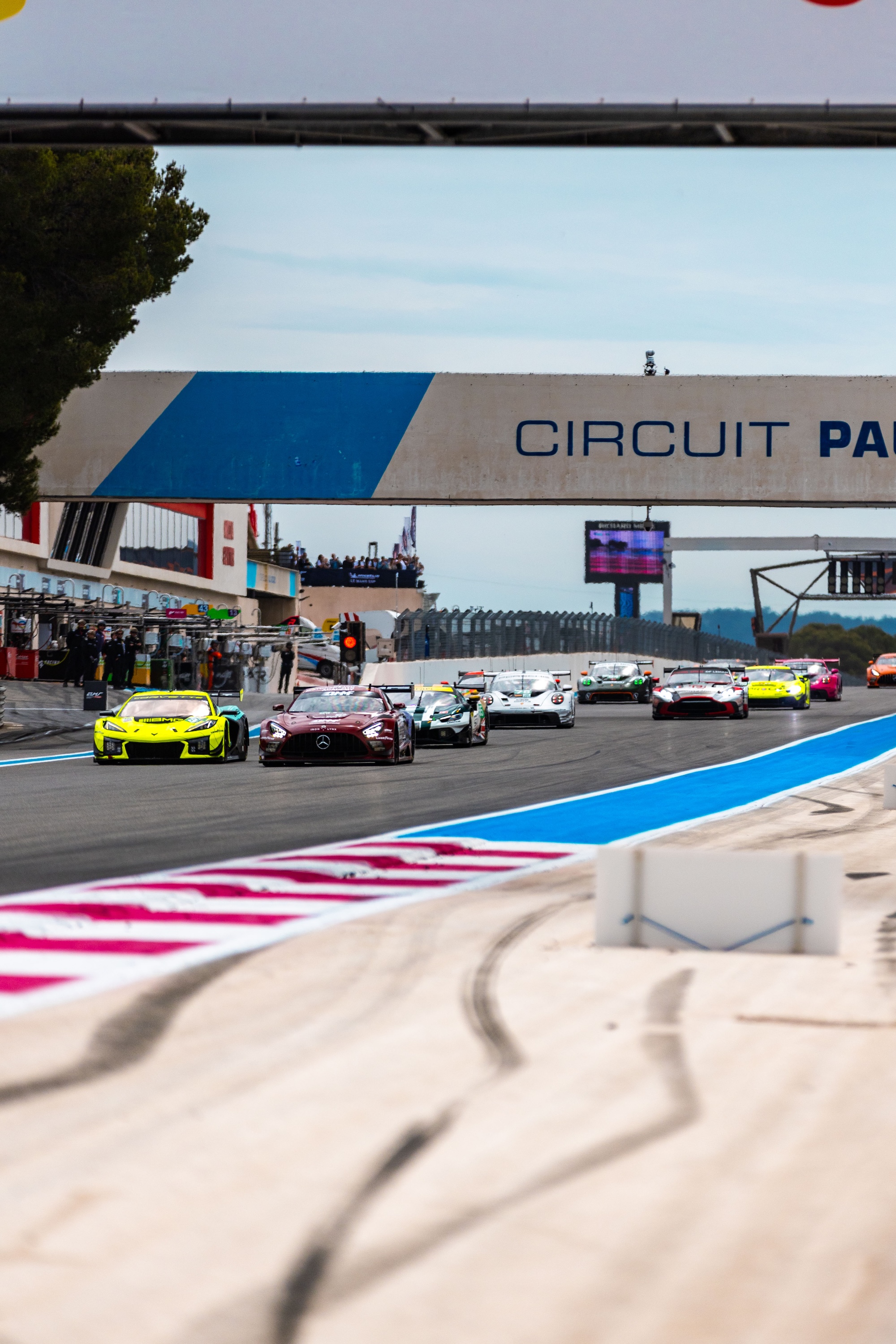 Rennstart von der Pole Position
