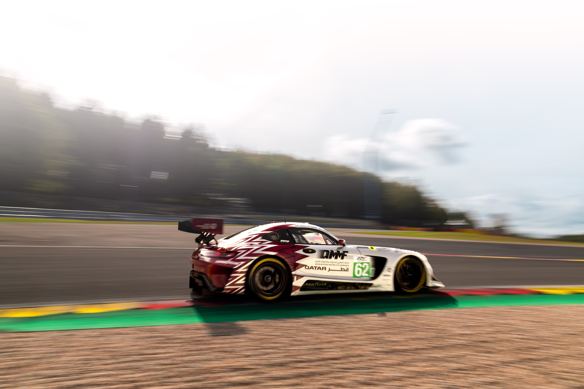 Der Mercedes-AMG LMGT3 im Mitzieher in Spa-Francorchamps